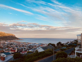 Two Oceans Artist's Home.